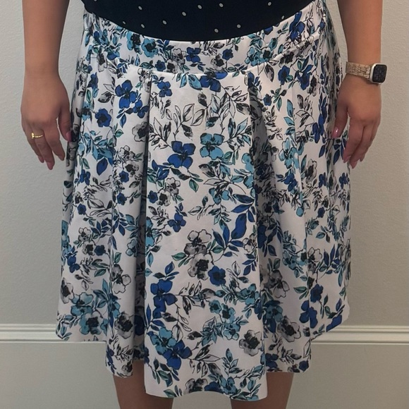 Torrid Floral Skirt - Picture 1 of 6